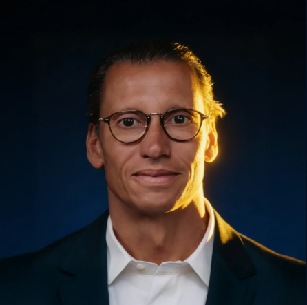 Joel de Menezes Niebuhr